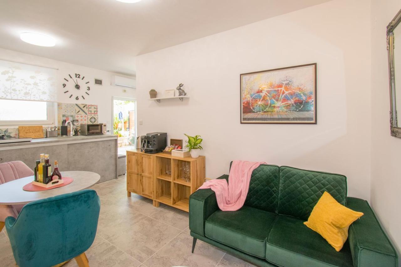 Apartman Enjoy Rovigno Esterno foto