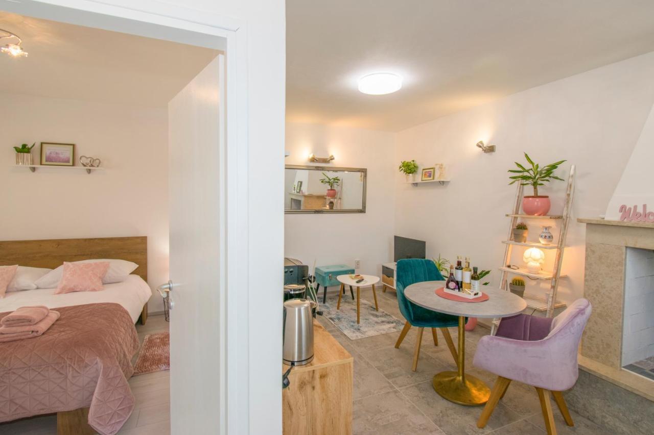 Apartman Enjoy Rovigno Esterno foto