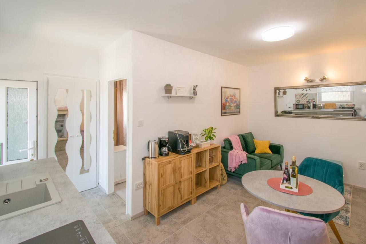 Apartman Enjoy Rovigno Esterno foto