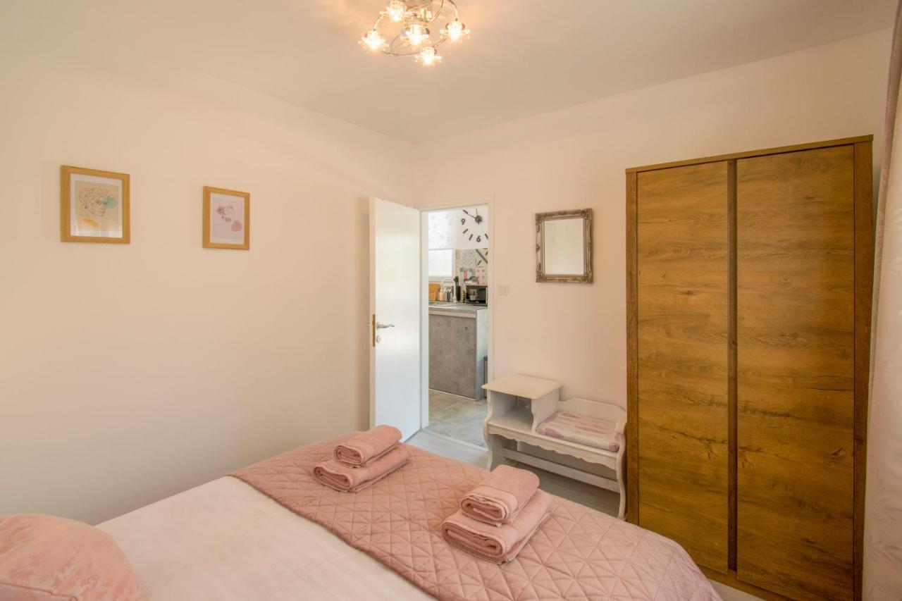 Apartman Enjoy Rovigno Esterno foto